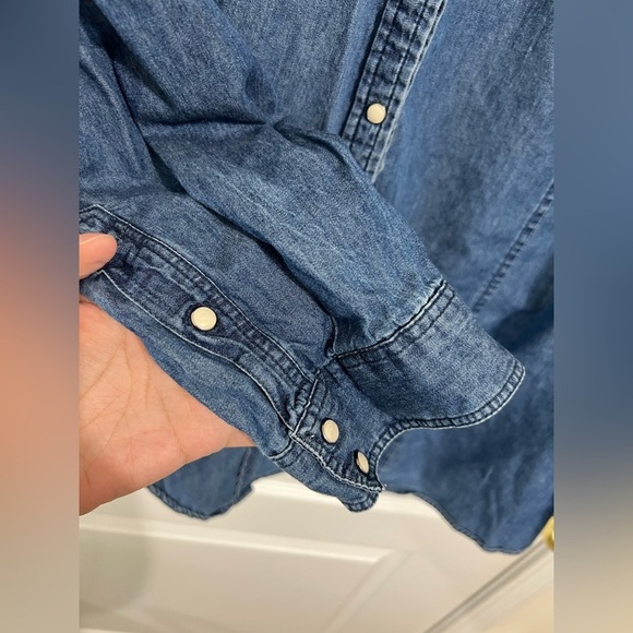 Torrid Classic Chambray Blue Denim Button-Up Shirt size 4 - Picture 13 of 14